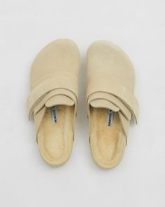 Covered toe with overlapping straps. Cazador suede and shearling. Made in Germany. Cheap Beige Flat Slides, Cheap Trendy Flat Slippers, Womens Bedroom Shoes, Trendy Cheap Flat Slippers, Hygge Shoes, Billowy Shoes, Taupe Shoe, Tekla Fabrics, Straw Shoes