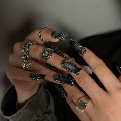 Nails Y2k Black, Black Emo Nails, Gothic Nails, Goth Nails, Polygel Nails, Really Cute Nails, Dark Nails, Festival Nails