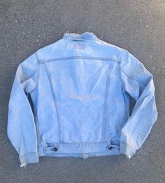 "Make this classic Levis jacket a staple in your closet. Brand: Levis Estimate Size: Medium Beautiful wear as shown in images Length: 23\" Bust: 40\" Waist: 39\" Shoulder: 16\" Sleeve: 23\"" Classic Distressed Outerwear For Fall, Classic Distressed Long Sleeve Outerwear, Retro Medium Wash Relaxed Fit Outerwear, Retro Relaxed Fit Medium Wash Outerwear, Vintage Medium Wash Outerwear For Everyday, Distressed Fitted Button-up Outerwear, Classic Medium Wash Washed Outerwear, Fitted Distressed Button-up Outerwear, Fitted Distressed Denim Blue Outerwear