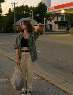 Lesbian Outfits, Outfit Ideas Fall, Foto Poses, Tomboy Style Outfits, Fall 2022, Tomboy Fashion, Really Cute Outfits