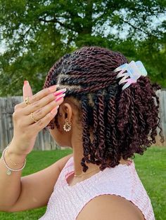 Professional Twists Natural Hair, Styling Short 4c Hair Natural Hairstyles, Protective Hairstyles For 4c Short Hair, Protective Natural Hairstyles For Black Women Short Hair, Claw Clip On Short Braids, Natural Braids 4c Hair, Hairstyles For Mini Twist, Twist Hairstyles Short Hair Natural, Mini Twist Bob Hairstyles