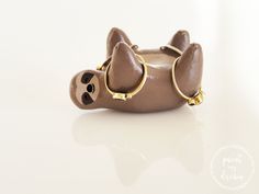 a ring that has been made to look like a cat