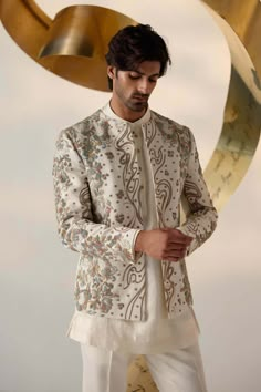 Bandhgala Kurta For Men, Indian Men Wedding Outfit Groom Attire, Short Kurta With Jacket For Men, Groom's Kurta With Intricate Embroidery, Festive Nehru Jacket With Intricate Embroidery For Groom, Reception Nehru Jacket With Intricate Embroidery, Nawabi Style Men, Traditional For Men, Cream Kurta With Jacket For Men