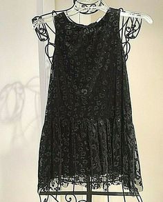 Zara Girls Kids Sparkly Dress - Black - Sleeveless Size 9 - Preowned in Great Condition.  Lovely, fully lined flared dress, large ruffled hem.  Very Pretty!  Approx. Measurements:  Armpit to Armpit: 15/16", Length: 27"... Material has some give as well.  Please see Pics! Zara Girl, Flared Dress, Sparkly Dress, Black Sleeveless, Flare Dress, Dress Black, Flapper Dress, Black Dress, Zara