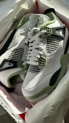 Air Jordan 4 Retro 'Seafoam' (W) green outfit Sepatu Air Jordan, Basket Style, Jordan Shoes Girls