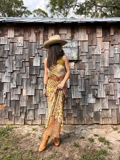 Absolutely stunning reversible printed maxi dress. Fully lined and reversible with a different print on each side. Gorgeous rich fall hues of orange and green. Photos don't do this one justice. Don't want to let this one go! Hugs in all the right places. In excellent condition Model is a size XS/S No tag, would best fit size S Measurements available upon request Print Chiffon Maxi Dress, Orange And Green, Chiffon Maxi, Chiffon Maxi Dress, All The Right Places, Fort Myers, Print Chiffon, Printed Maxi, Printed Maxi Dress