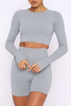 Gray Long Sleeve Seamless Crop Smoke Sports Tops, Athleisure Fashion, Stylish Clothes For Women, Grey Pullover, Sports Shorts, Plus Size Maxi Dresses, Cropped Style, Long Sleeve Crop, Sports Top