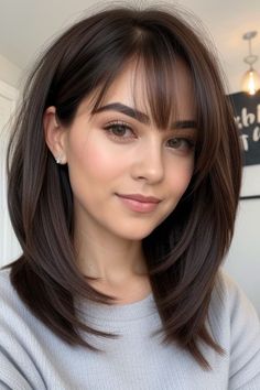 High Cheek Bones Hairstyles, Haircuts For Long Shaped Face, Medium Voluminous Hair, Short Haircut On Oval Face, Haircut Ideas 2024 Long Hair, Short Brown Hair With Bangs Straight, Hair For Women Over 40 Round Face, Medium Hair For Heart Shaped Face, Thick Collar Bone Length Hair