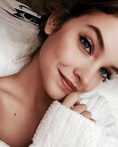 perfect complection Make Up Foundation, Natural Prom Makeup, Palvin Barbara, Natural Wedding Makeup, Natural Beauty Tips, Barbara Palvin