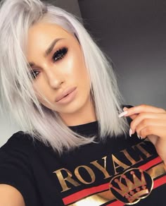 Platinum Grow Out, Lola Liner, Platinum Blonde Hair, Hair Color And Cut, Face Hair, Cool Hair Color, Doll Face