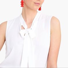 New J.Crew 365 Women's Petite Drapey Tie-Neck Sleeveless Top Size Pl Blouse Brand Name : J Crew Size : Pl Color : Ivory/White Condition: Nwt Sleeveless So Soft . White Tank Top For Summer Workwear, White Sleeveless Tank Top For Work, White Sleeveless Office Top, Chic White Tank Top For Work, Lp Tank, Eyelet Blouse, Orange Tank Top, Tie Neck Tops, White Halter Maxi Dress