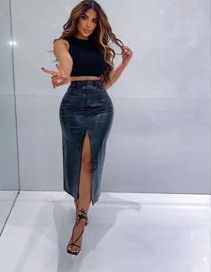 Boujee Outfits Classy Summer, Top With Gloves Outfit, Classy Bar Outfit Going Out, Black Leather Skirt Club Outfit, Sleek Faux Leather Skirt For Club, Black Leather Skirt And Corset Outfit, Fall Leather Club Skirt, Fitted Faux Leather Mini Skirt, Edgy Style, Boujee Outfits