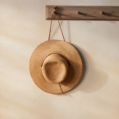 Raffia Sun Hat Bohemian Sun Hat With Curved Brim For Everyday, Everyday Bohemian Sun Hat With Curved Brim, Natural Panama Hat For Summer Travel, Natural Summer Hats For Travel, Natural Summer Panama Hat For Travel, Summer Travel Hats In Natural Color, Summer Panama Hat For Travel In Natural Color, Natural Color Summer Travel Hats, Adjustable Jute Sun Hat For Summer