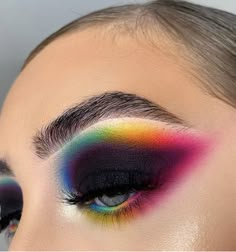 Black And Rainbow Eyeshadow, Black And Rainbow Makeup, Multicolor Eyeshadow Looks, Rainbow Goth Makeup, Boom Makeup, Goth Rainbow, Dramatic Eyeshadow, Eye Makeup Guide