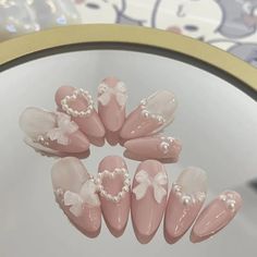 Nail Art With Pearls, Kpop Nails Ideas, Art With Pearls, Kpop Nails Designs, Nail Pink, Kpop Concert, Nail Type