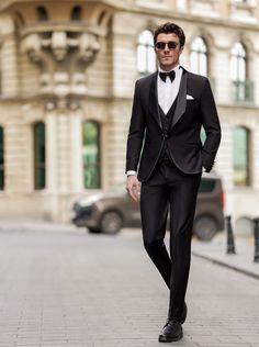 Black Slim-Fit Tuxedo 3-Piece Black Tux, Modern Gentleman, Wedding Suits Men, Fitted Suit