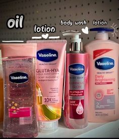 Shiny, glowy, radiant and smell nice essentials ✨ Vaseline Skin Care Products, Vaseline Products For Glowing Skin, Vaseline Body Wash, Skin Care Items Beauty Products, Aesthetic Vaseline, Vaseline Skin Care, Vaseline Aesthetic, Bodycare Routines, Vaseline Makeup