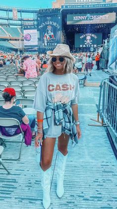 Mid State Fair Outfit, Country Concert Outfit Converse, Beach Country Outfits, Country Concert Outfit Big Tshirt, Fair And Rodeo Outfit Ideas, Stagecoach Outfit Midsize, Morgan Wallen Concert Outfit White Boots, Nashville Fits Summer, Country Concert Outfit Ideas With Brown Boots