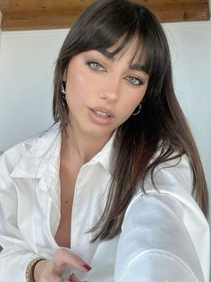 Birkin Bangs Birkin Bangs, Winter Hair Trends, Cabello Hair, Straight Hair Cuts, Gorgeous Hair Color, Winter Hair, Hair Color And Cut