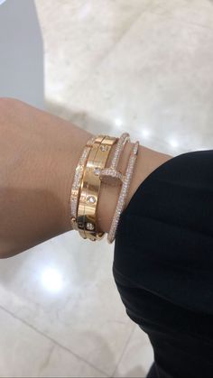 Women Bracelets Gold, Valentine Bracelets, Girlfriend Friendship, Valentine Gifts For Him, Gifts For Valentines, Women Bracelets, Bracelets Silver, Jewelry Aesthetic