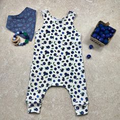 🫐 Blueberry Rompers!  Our 100% organic cotton blueberry romper is soft and comfortable to play in all day! Makes a wonderful gift or keep it for the little ones in your life! Snaps at the shoulder for easy on/off.  See our coordinating bib/teether set listing: https://www.etsy.com/listing/781560162/blueberry-baby-bib-teether-set-bandana?ga_search_query=blueberry&ref=shop_items_search_1 Sizes available: 3-6 months 6-9 months 9-12 months CARE INSTRUCTIONS:  Turn rompers inside out and machine wash COLD on gentle cycle. Dry on gentle. Organic Cotton Onesie For Spring Playtime, Spring Organic Cotton Onesie For Playtime, Blue Cotton Onesie For Loungewear, Blue Casual Bubble Romper For Playdate, Spring Playtime Organic Cotton Onesie, Casual Blue Bubble Romper For Playdate, Summer Cotton Onesie For Bedtime, Cotton Bubble Romper For Bedtime In Summer, Cotton Bubble Romper For Summer Bedtime