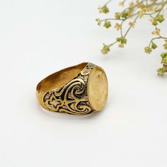 Engraved Men's Signet Ring, Vintage Signet Ring, Handmade Signet Ring, Minimalist Signet Ring, Indian Art Ring, Personalized Ring. ♥ DETAILS ♥ *Materials: Brass *Size: All sizes are available. ♥ DELIVERY ♥ *IMPORTANT: Before placing an order, please double check your delivery address is correct and complete to avoid delays and lost packages. *You can return your purchased item within 15 days after successful delivery. *We offer a 100% "Money Back Guarantee" if you are not satisfied with your purchase. MORE RINGS: https://www.etsy.com/in-en/shop/JewelryIndiaArt Thank you for visiting our shop! If you have any questions, please do not hesitate to send us a message.     JewelryIndiaArt Signet Ring Vintage, Ring Indian, Art Ring, Signet Ring Men, Personalized Ring, Gold Signet Ring, Ring Minimalist, Personalized Rings, Ring Vintage