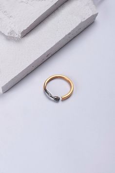 Golden Matchstick Burned Ring PERFECT MATCH Valentines gift Matches Jewelry Handmade in Latvia of gold plated Sterling Silver. One of a Kind by RasmaPuspure on Etsy https://www.etsy.com/listing/523487561/golden-matchstick-burned-ring-perfect Cadeau St Valentin, Mode Hippie, Dope Jewelry, Jewellery Ideas, Funky Jewelry, Jewelry Lookbook, Jewellery Design, Jewelry Inspo, Dream Jewelry