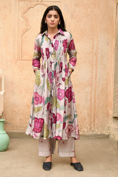 Shop for these amazing collections of Grey Chanderi Silk Printed Floral Magnolia Pleated Anarkali And Pant Set For Women by Taro online at Aza Fashions. Kurti Pair, Anarkali Frock, Kurtis Design, Stylish Kurtis, Simple Kurti, Cotton Kurtis