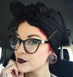 Bandana Hairstyles Short, Bobby Pin Hairstyles, Gorgeous Hairstyles, Hair Scarf Styles, Head Scarf Styles, Pin Curls, Penteado Cabelo Curto, Bandana Hairstyles