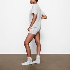 This super soft stretch jersey lounge top is inspired by your boyfriend’s favorite t-shirt and meant to be worn oversized. Perfect for all day, every day wear. Intentionally oversized, with unisex appeal. for women: choose your regular size for a baggy, oversized look for men: fits true to size | SKIMS T-Shirt | Grey | Boyfriend Lounge Top, Boyfriend T Shirt, Your Boyfriend, Men Fits, Style Gift, Heathers, Heather Grey, Normcore, Lounge Wear