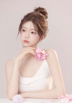 Headshot Makeup, Modelling Portfolio, Korean Photoshoot, Asian Photography, Beauty Killer, Studio Photoshoot Ideas, Flower Photoshoot, Creative Shot