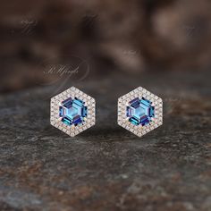 Product Detail Material: 925 Sterling Silver, 10k/14k/18k Solid Rose/White/Yellow Gold, Platinum Quantity: 2pcs (a pair) earrings Center Stone: 5x5mm Hexagon Cut Lab Alexandrite Side Stones: Round Cut Moissanites Custom Service 1, Gemstones can be replaced with others. 2, All metal can be customized. 3, The earrings can be customized according to the design you want. Please contact us if you need any personalized custom earrings. We will try our best to meet your needs. Only you can't think of i Alexandrite Earrings, Handmade Pendant Necklace, Double Halo, June Birthstone, Earrings Unique, Custom Earrings, June Birth Stone, Earrings Vintage, Rose Gold Earrings