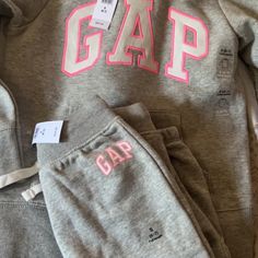 Brandnew Gap Joggersuit Size 6/7 Lil Girls Gap Sweat Set, Gap Tracksuit Outfit, Gap Set Outfit, Gap Sweatpants Outfit, Gap Sweatshirt Outfit, Two Piece Sweat Suit Outfit, Gap Outfits Women, Gap Tracksuit, Sweat Suits Outfits