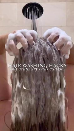 Acv Scalp Scrub, Hair Washing Hacks, Oily Scalp Dry Ends, Oily Scalp Shampoo, Fake Nails For Kids, Best Dry Shampoo, Hair Scrub, Hair Washing, Good Shampoo And Conditioner