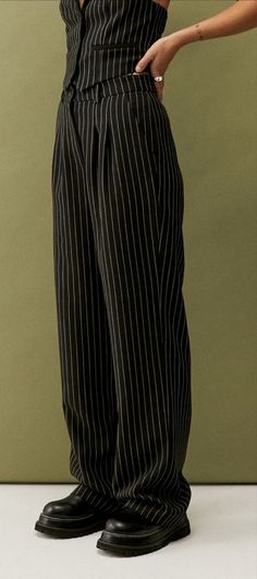 Pinstripe Pants Aesthetic, Pin Stripe Outfit, Suit Pants Aesthetic, Office Outfits Gen Z, Pin Striped Pants Outfit, Cool Professional Outfit, Corp Core Fashion, Pin Stripe Blazer Outfit, Aesthetic Business Casual Outfits