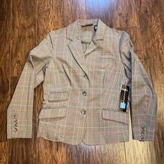 Nwt Vintage Relativity Loden Plaid Blazer Jacket Size - Small Made In Indonesia 67% Cotton - 30% Polyester - 3% Spandex Brand New With Tags - Never Worn Approx Measurements: Chest - 18” Pit To Pit Length - 23.5” Sleeve Length - 21” Casual Plaid Sport Coat For Spring, Plaid Blazer, Coats Jackets Women, Suit Jackets, Blazer Suit, Blazer Jacket, Women's Jacket, Black Red, Coats For Women