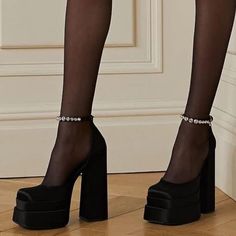 Formal Block Heels, Thick Heeled Shoes, Black Bridal Shoes, Platform Shoes Outfit Ideas, Masquerade Shoes, Black Heels Aesthetic, Black Heels Prom, Going Out Shoes, Black Wedding Shoes