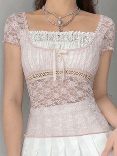 Lace Patchwork Crop Blouse - AnotherChill T-shirts Vintage, Pink Lace Crop Top, Pink Lace Shorts, Top In Pizzo, Fashion 60s, Butterfly Print Dress, Street Y2k, Lace Short Sleeve Top, Fashion 90s