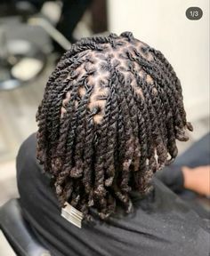 #locstyles #summer Re Twist Dreads Men, Taper Locs Men, 6 Inch Locs, Barrow Twist Dreads, Two Strand Retwist Locs, Dreads Retwist Men, Dread Hairstyles For Men Dreadlocks