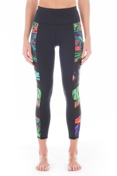 Workout leggings with pockets Track Leggings, Tropical Prints, Zipper Jeans, High Waist Leggings, Bird Of Paradise, On The Run, The Run, Birds Of Paradise, Athletic Fashion