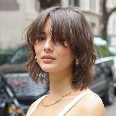 Modern Shag Short Hair, Split Bangs Short Hair, Short Hair Ideas Haircuts With Curtain Bangs, Mullet Hairstyle Women Wolfcut, Short Face Haircuts, Layered Textured Bob Short, Bangs Fall 2023, Layered Bob With Bangs Straight Hair, Short Hairstyles With Wispy Bangs