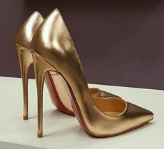 Gold Inspo, Military Girl, Heels Fashion, Gold Shoes, Fashion Heels, Louboutin Shoes, Cute Shoes, Nice Shoes