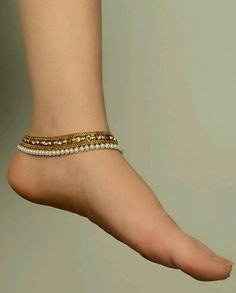 Hejje Anklet Design, Anklets Indian, Indian Accessories, Anklet Designs, Traditional Indian Jewellery, Women Anklets, Ankle Chain, Gold Anklet, India Jewelry