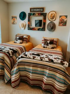 Western Bunk Bed Ideas, Punchy Bedroom Decor, Cowboy Bedroom Boys, Girls Western Bedroom, Western Kids Room, Western Boys Room, Western Kids Rooms, Cowgirl Bedroom Ideas, Cowboy Room Decor