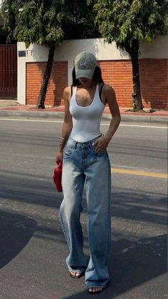 Dark Neutral Outfit Ideas, Summer Outfits Women Streetwear, White Racer Top Outfit, Casual Jeans And Heels Outfit, Spring Outfits Streetwear, Pretty Outfits Aesthetic Casual, Streetwear Fashion Women Summer 2024, Halter Tank Top Outfit, Outfits With Black Shirt