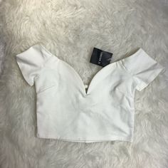 New, Never Worn, Whit Tap. I Always Carefully Package And Box Ship Immediately. Reach Out With Any Questions! Women Size S In Photos Is The Exact One You Are Purchasing I Accept Offer Bundle Pricing. Don’t Be Afraid To Make Offers! Trendy White Crop Top For Party, White Trendy Crop Top For Party, Trendy White Party Crop Top, Chic Short Sleeve Crop Top For Date Night, Summer Crop Top For Date Night With Short Sleeves, White V-neck Crop Top For Night Out, Trendy White Crop Top For Night Out, White Trendy Crop Top For Night Out, Trendy Forever 21 Tops For Date Night