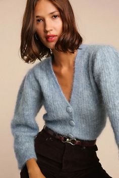 Blue Cardigan Outfit, Laura Dresses, Light Blue Cardigan, Cardigan Outfits, Light Denim, Look Cool, Blue Sweaters, Pale Blue