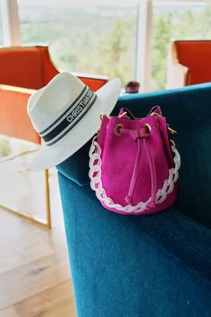 Fritz Bucket Bag Magenta - The Flaunt Italian Leather Handbags, Top Handbags, Leather Bucket Bag, Leather Bucket, Diy Bag, Bag Straps, Italian Leather, Chain Strap, Perfect Outfit