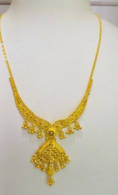 "Indian designer choker necklace , 916 Yellow Gold GOLD PURITY : pure 22k / 916 gold purity Appx Weight: 16.88 grams Length  :  adjustable upto 17\" inches Length  Colour : YELLOW GOLD Hallmark: Hallmarked 916 stamp Hook: '' fish hook Design  :Beautiful choker necklace indian style pendant necklace set.  ( Pendant is attached to the chain ) Authentic 916 Gold FAQs Q: Is it real gold? A: yes it's real authentic genuine 916 gold  Q: can pawn? A: yes it's pawnable ⭐️GoForGold⭐️ It's time to stock u 22k Gold Filigree Yellow Necklaces, 16 Grams Gold Necklace Designs, Gold Choker Necklace Set, Choker Necklace Indian, Small Gold Necklace, 22k Gold Necklace, Indian Choker Necklace, Antique Gold Earrings, Beautiful Chokers