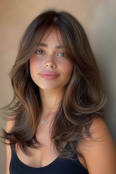 Chocolate Hair Medium Length, Collarbone Length Haircuts With Layers, Layered Medium Brown Hair, Slight Fringe Haircuts, Hair Cut Oval Face, Medium Length Haircut For Round Faces Long Layered, Medium Length Haircut With Bangs For Round Faces, Messy Lob With Bangs, Butterfly Haircut Bangs